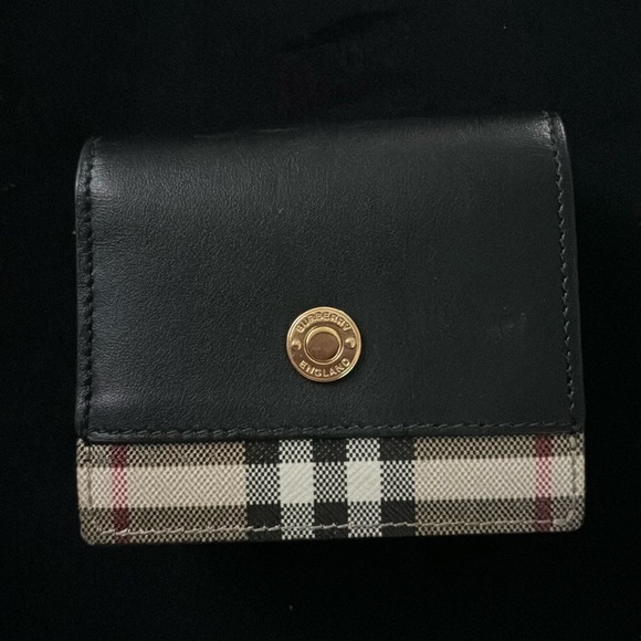 Burberry purse AND Burberry wallet. Both authentic - Picture 5 of 7